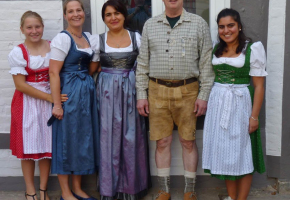 Das Serviceteam beim Oktoberfest im Café am Montag 2018