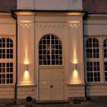 Neue Leuchten am Kircheneingang